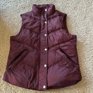 American Eagle full zip puffer vest; zip pockets; size: S; excellent condition